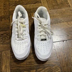 Nike Air Force 1 Sage Low size 8 great condition. very clean. Some yellowing
